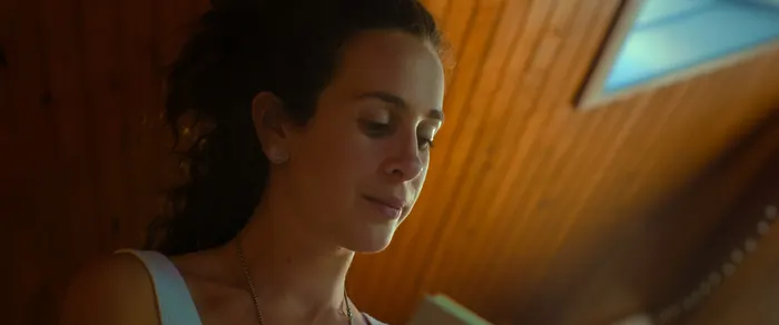 Still 33